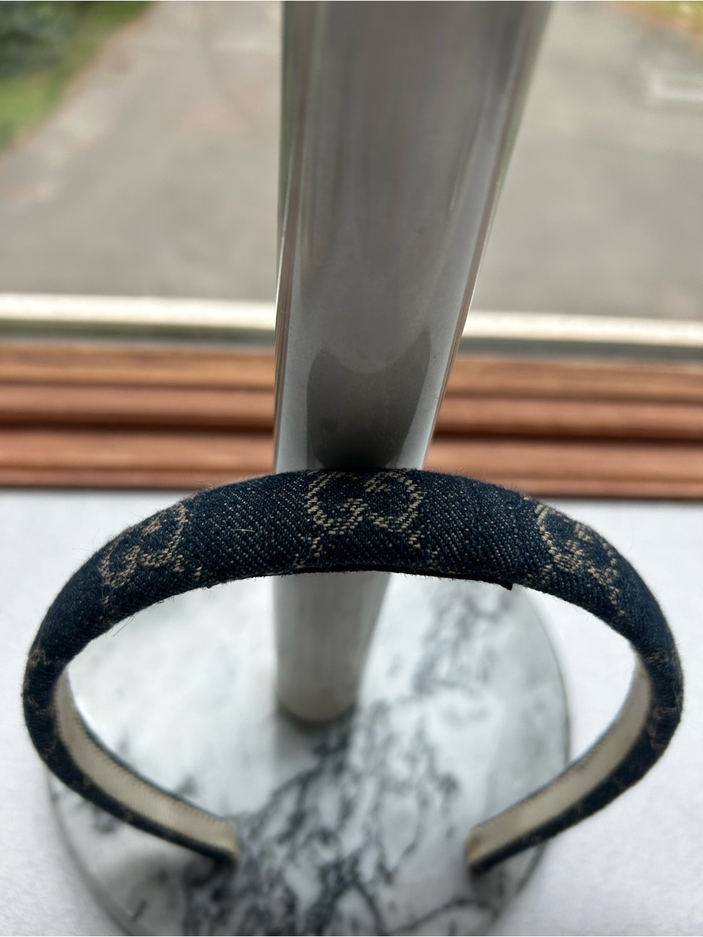 Gucci Blue Denim Logo Headband with White Trim - Picture 2 of 5